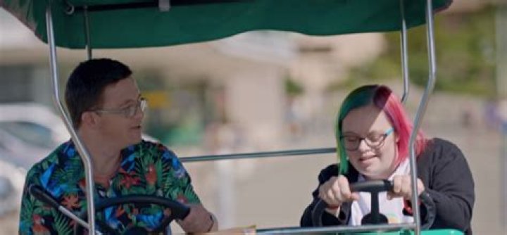 Aelinor From Down for Love: Instagram, Age & Disability!