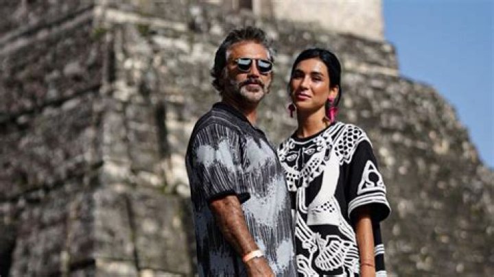 Alejandro Fernandez Girlfriend Age, How Old Is Karla Laveaga?