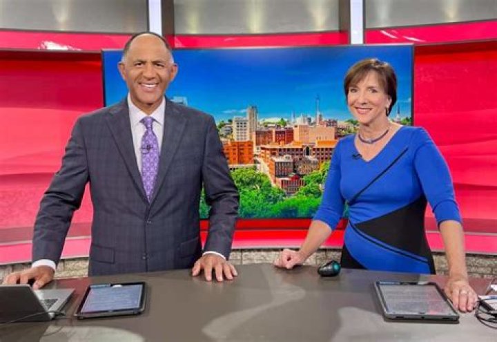 Mark Spain Bio, Wiki, Age, Birthday, Family, Wife, Married, Salary, Net Worth, News Anchor, and WSET-TV