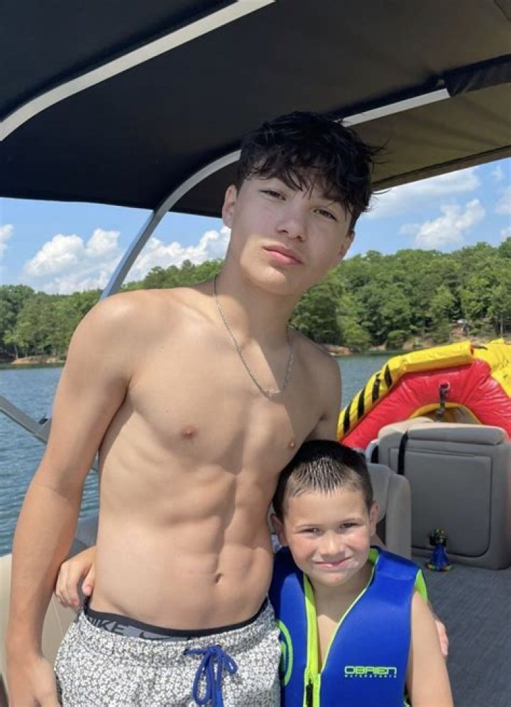 Neda Iranpour Bio, Wiki, Age, Birthday, Height, Parents, Husband, Baby, Net Worth, and Salary