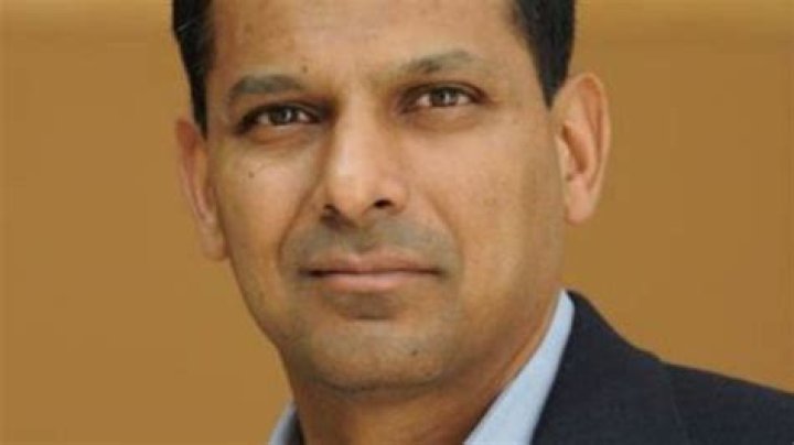 Raghuram Rajan Biography, Age, Height, Wiki, Net Worth, Wife, Family