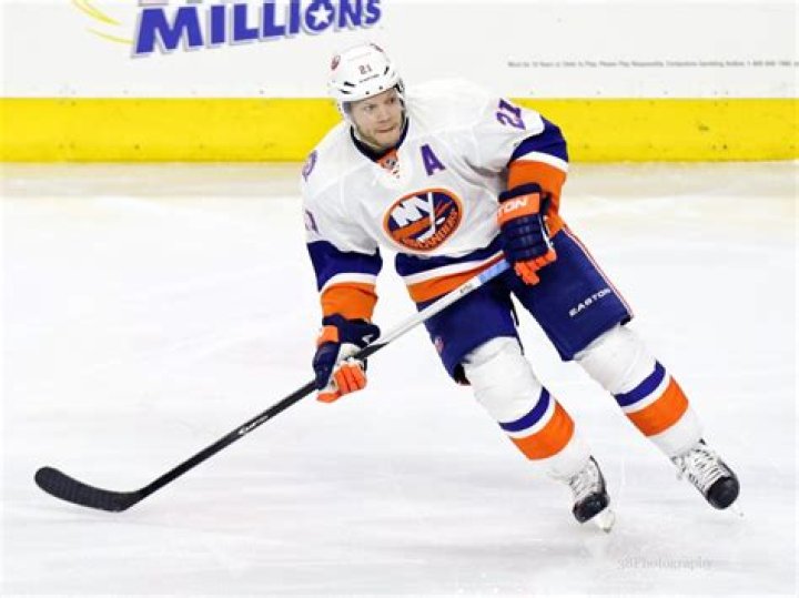 Who Are Ice Hockey Player Kyle Okposo Parents Kome Okposo And Michelle Okposo?